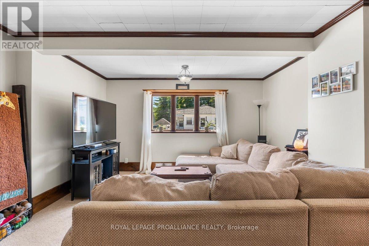 46 Victoria Street, Quinte West, Ontario  K0K 2C0 - Photo 10 - X12306803