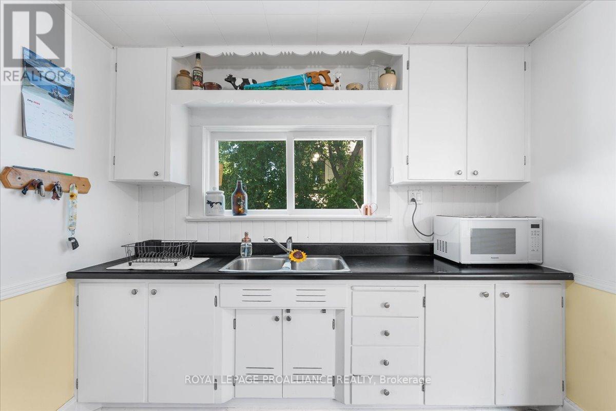 46 Victoria Street, Quinte West, Ontario  K0K 2C0 - Photo 15 - X12306803