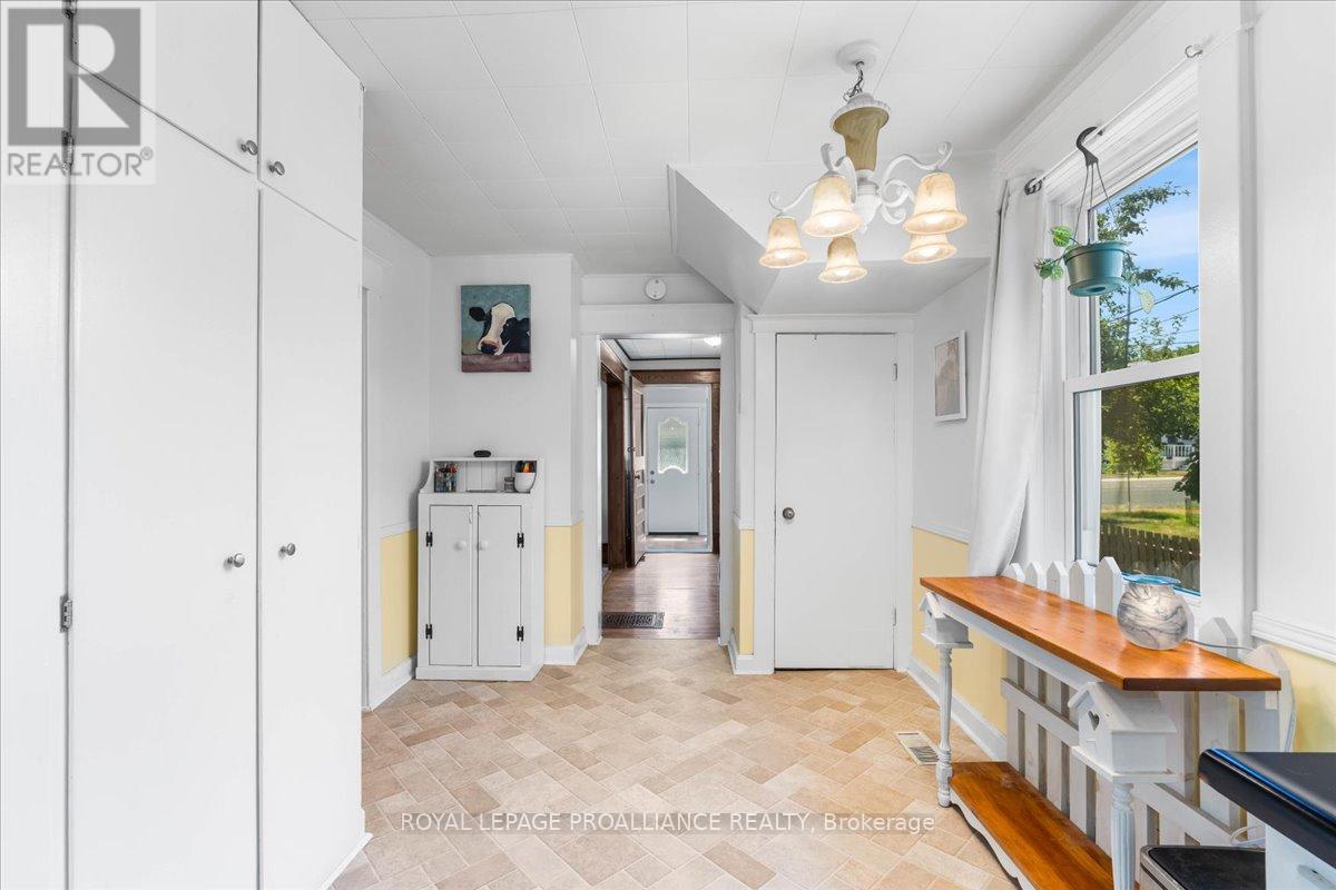 46 Victoria Street, Quinte West, Ontario  K0K 2C0 - Photo 17 - X12306803