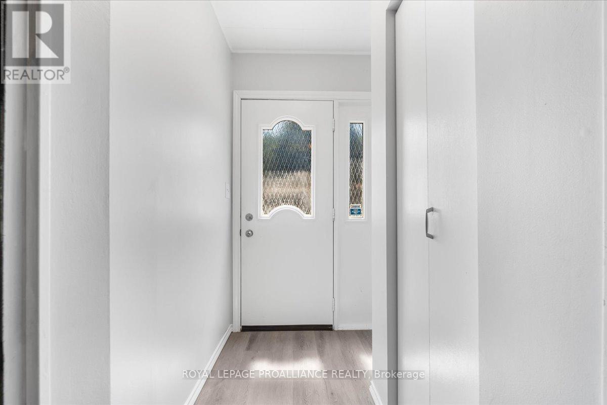 46 Victoria Street, Quinte West, Ontario  K0K 2C0 - Photo 5 - X12306803