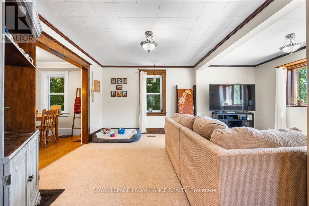 46 Victoria Street, Quinte West, Ontario  K0K 2C0 - Photo 8 - X12306803