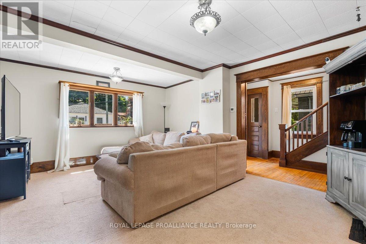 46 Victoria Street, Quinte West, Ontario  K0K 2C0 - Photo 9 - X12306803