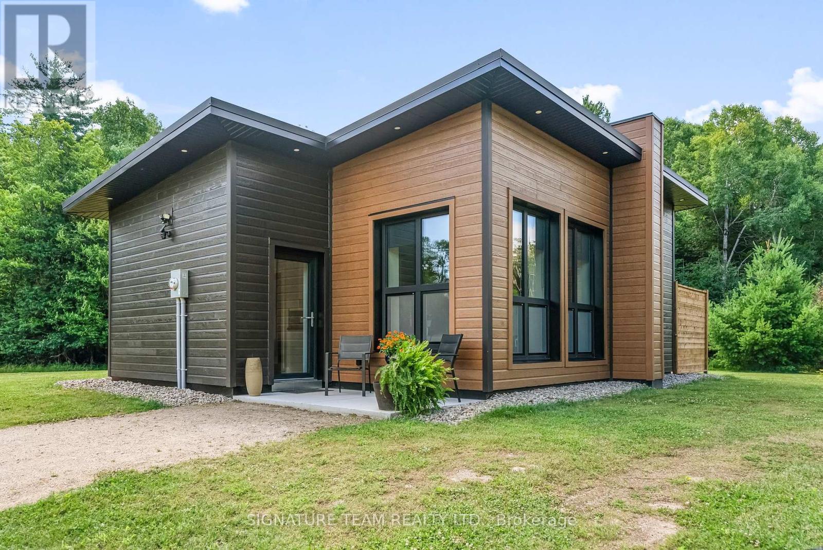 902 GRANTS SETTLEMENT ROAD, Whitewater Region, Ontario