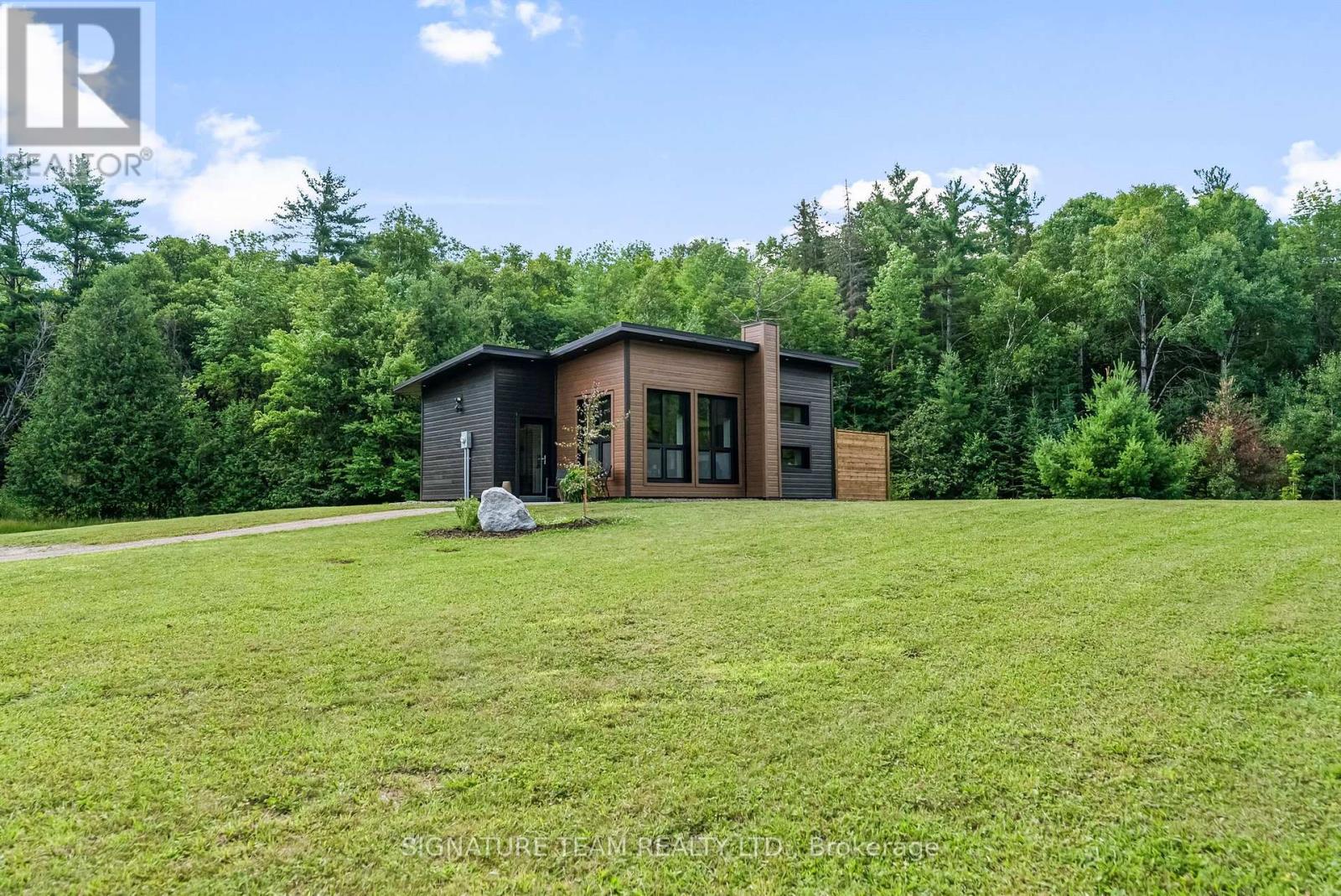 902 Grants Settlement Road, Whitewater Region, Ontario  K0J 1V0 - Photo 3 - X12306776
