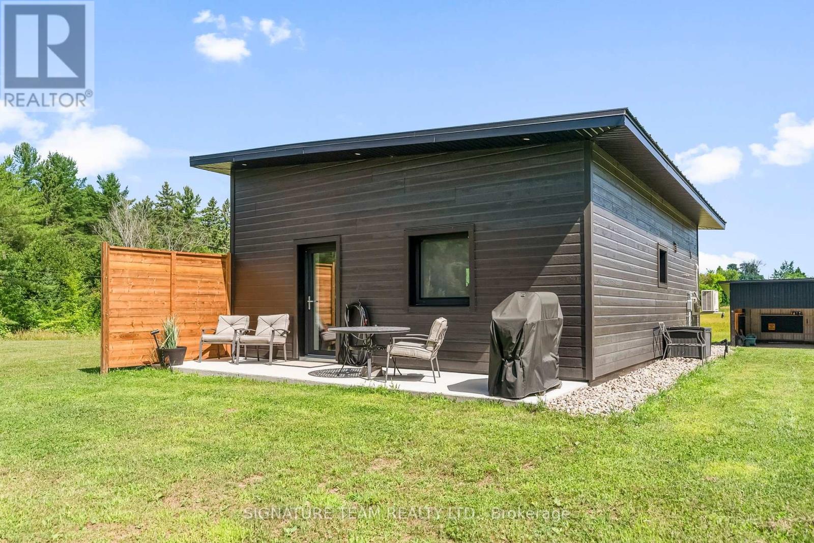 902 Grants Settlement Road, Whitewater Region, Ontario  K0J 1V0 - Photo 4 - X12306776