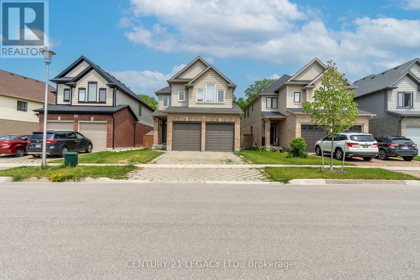 Property at 1606 FINLEY CRESCENT image 1