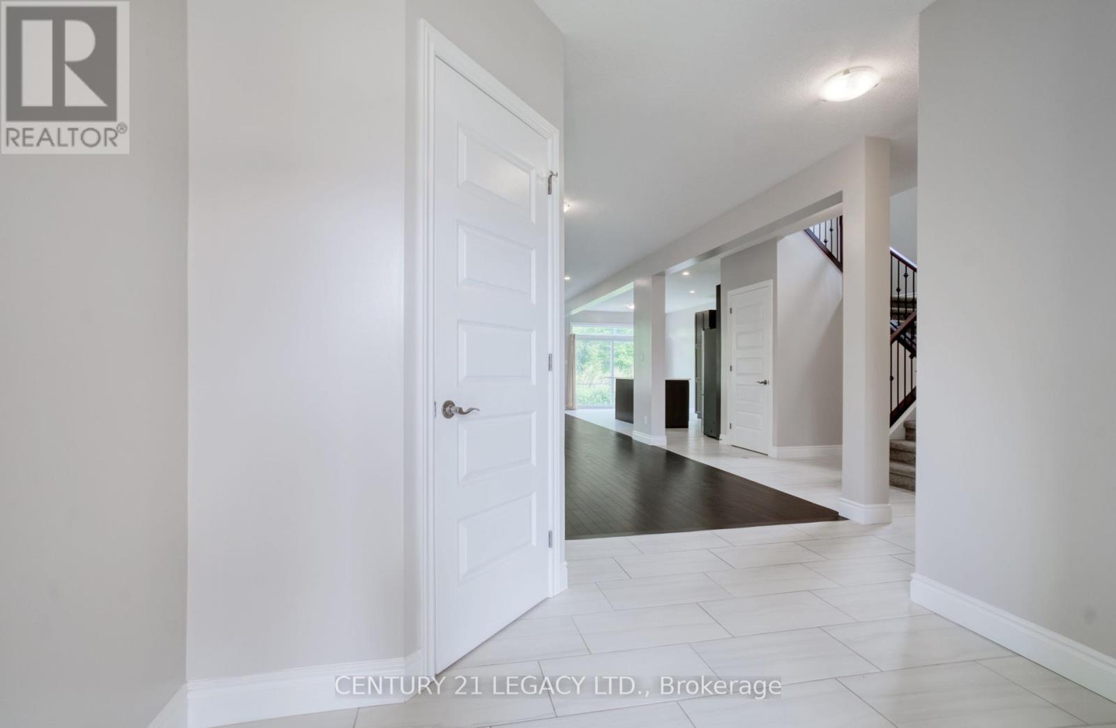Property at 1606 FINLEY CRESCENT image 2