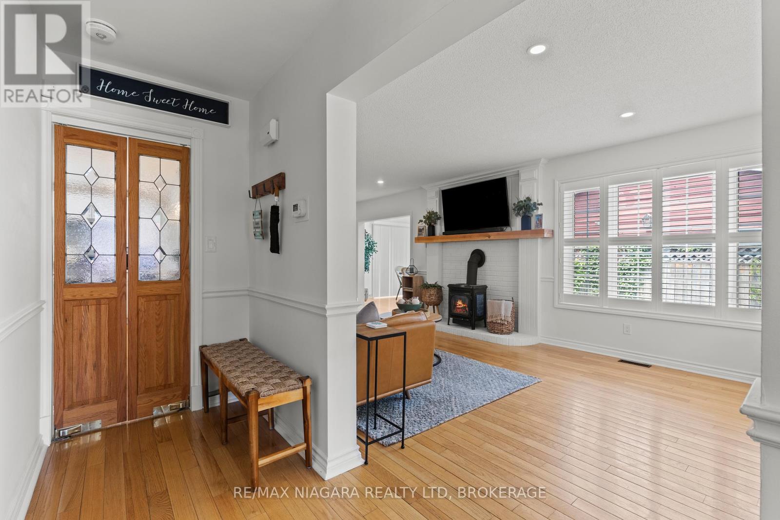 Property at 202 ANNE STREET image 5