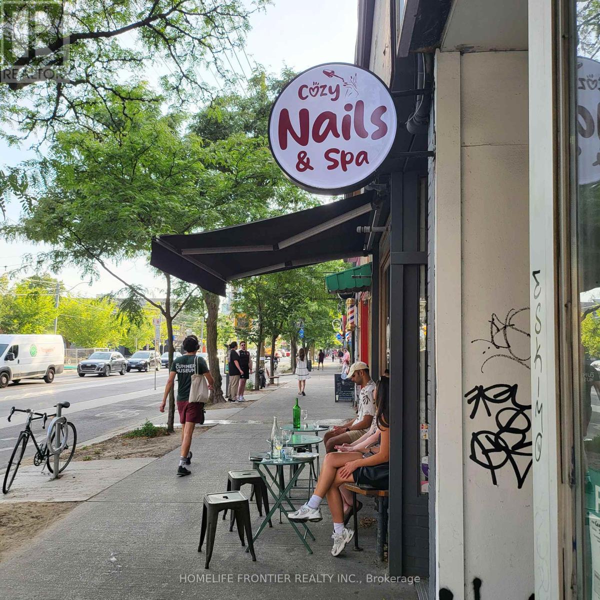 386 College Street, Toronto, Ontario  M5T 1S7 - Photo 1 - C12253462
