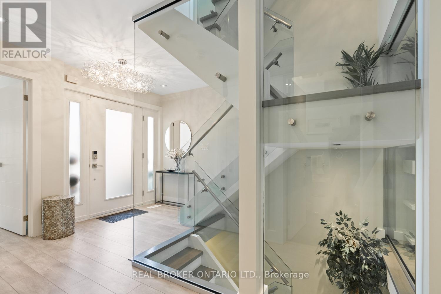 Property at 1837 GERRARD STREET E image 2