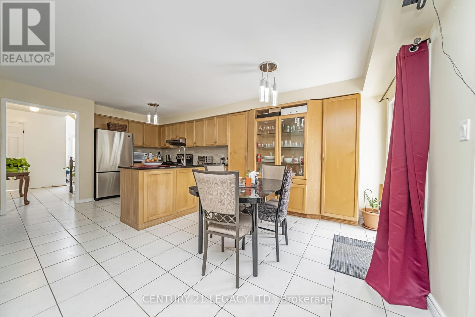 47 National Crescent, Brampton, Ontario  L7A 1J2 - Photo 14 - W12304239
