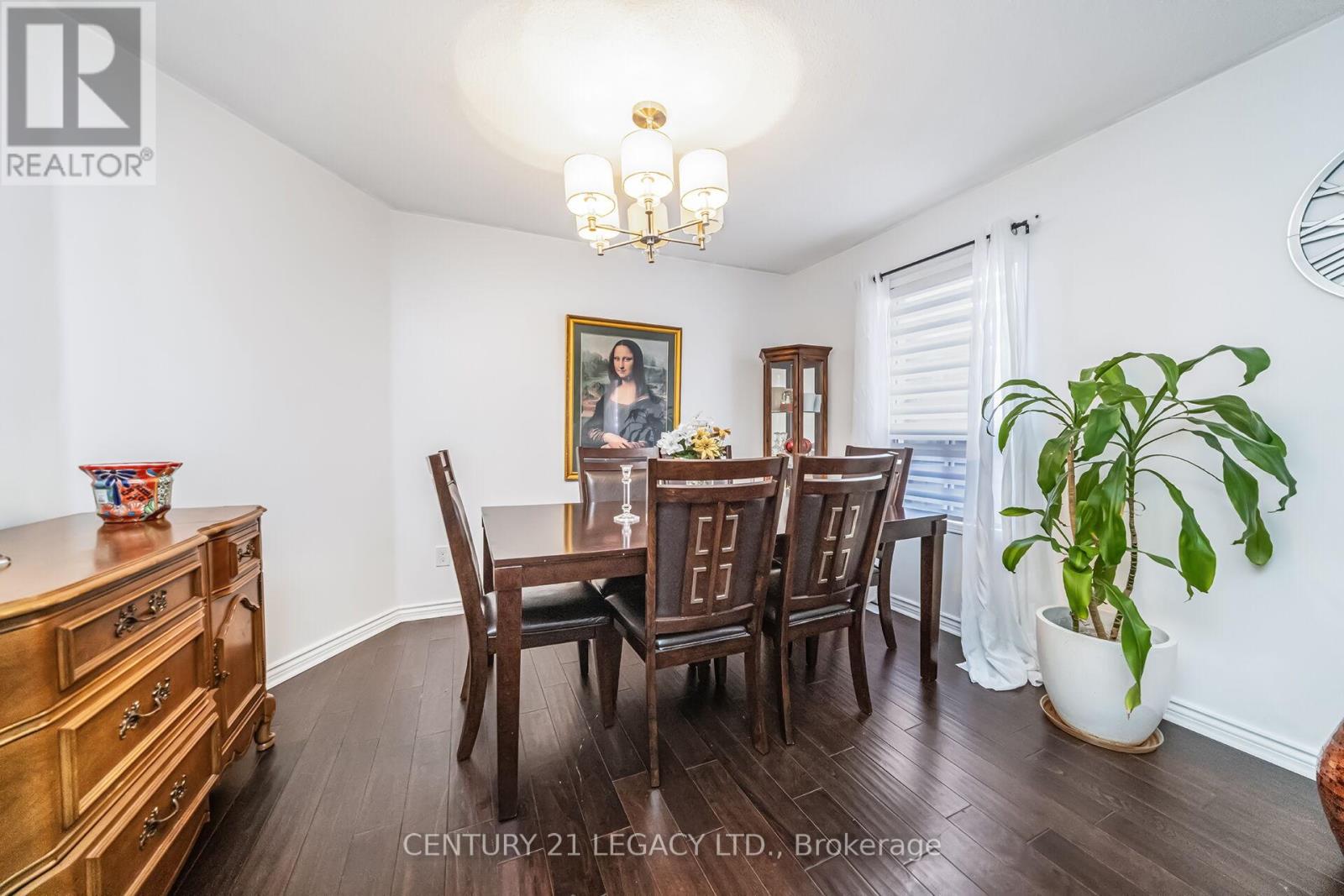 47 National Crescent, Brampton, Ontario  L7A 1J2 - Photo 12 - W12304239