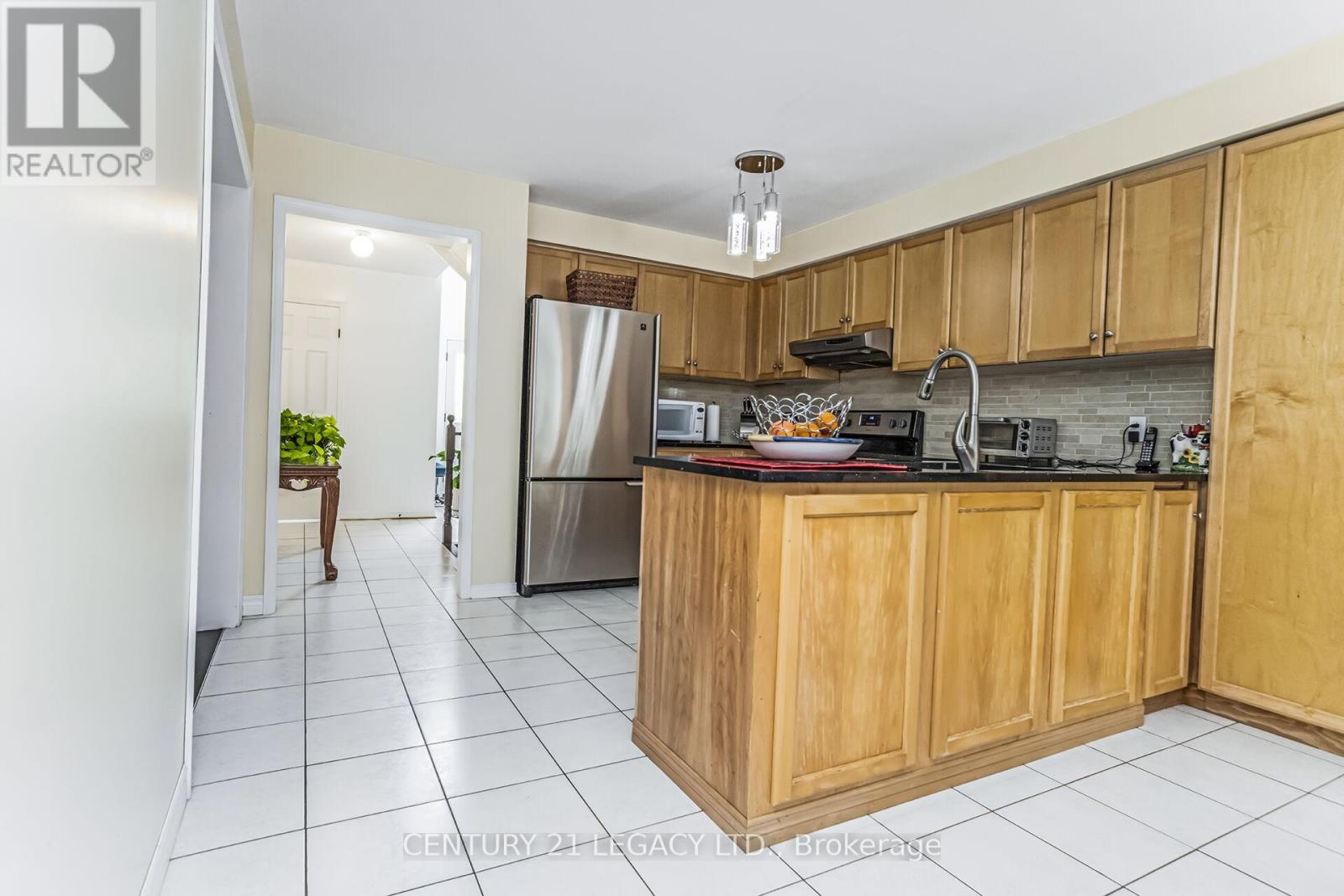 47 National Crescent, Brampton, Ontario  L7A 1J2 - Photo 15 - W12304239
