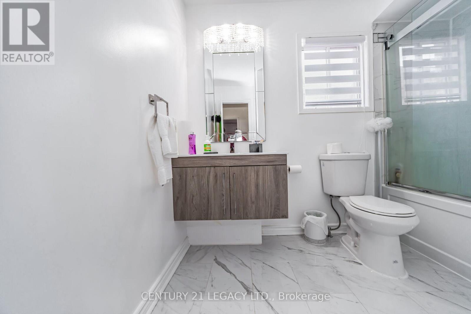 47 National Crescent, Brampton, Ontario  L7A 1J2 - Photo 28 - W12304239