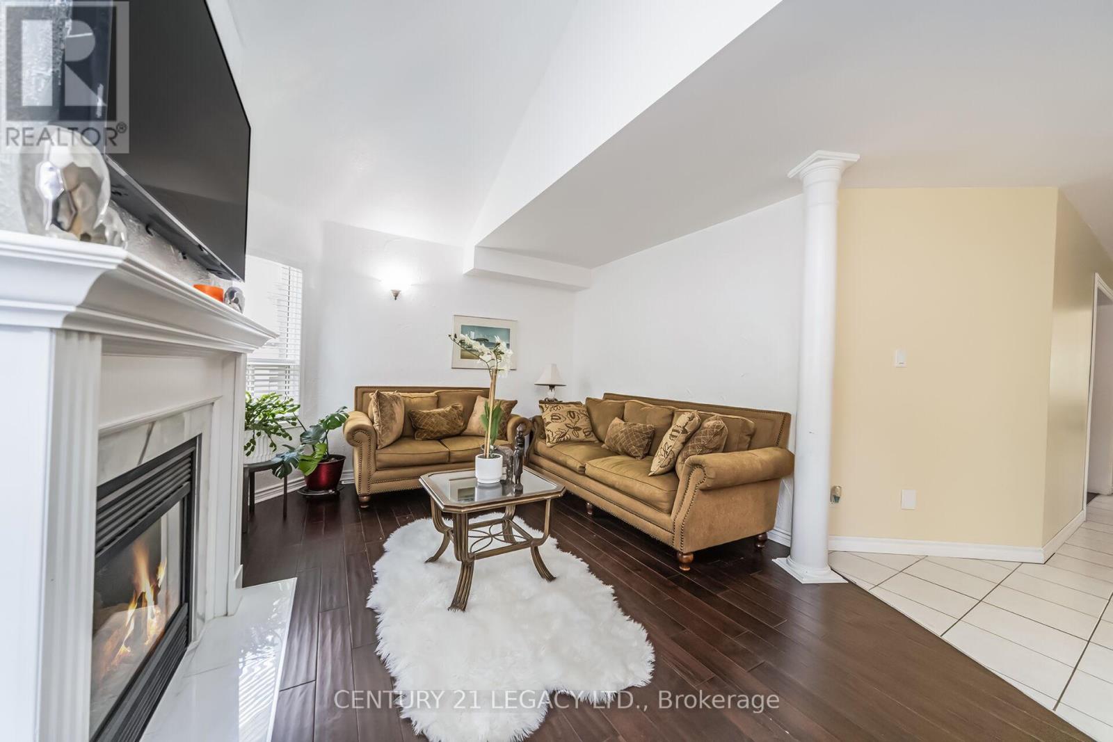 47 National Crescent, Brampton, Ontario  L7A 1J2 - Photo 17 - W12304239