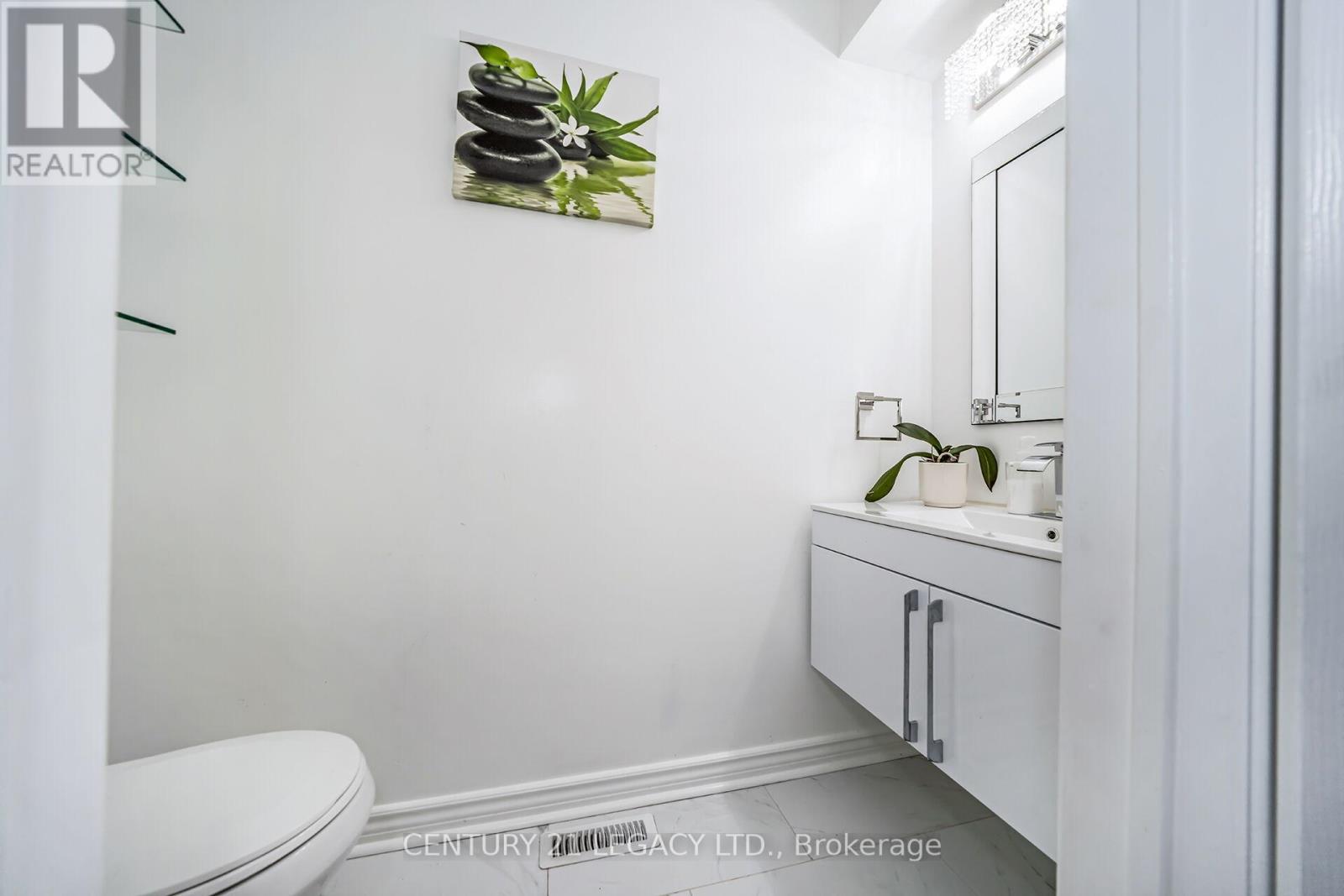 47 National Crescent, Brampton, Ontario  L7A 1J2 - Photo 19 - W12304239