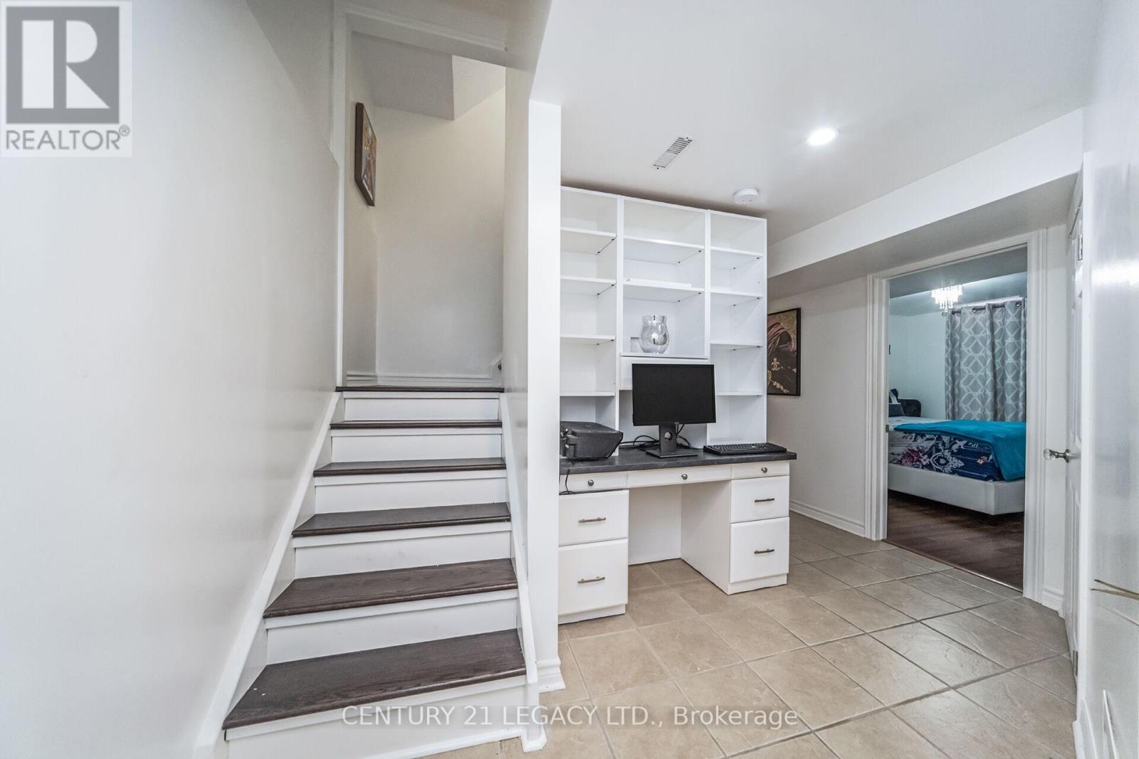 47 National Crescent, Brampton, Ontario  L7A 1J2 - Photo 32 - W12304239