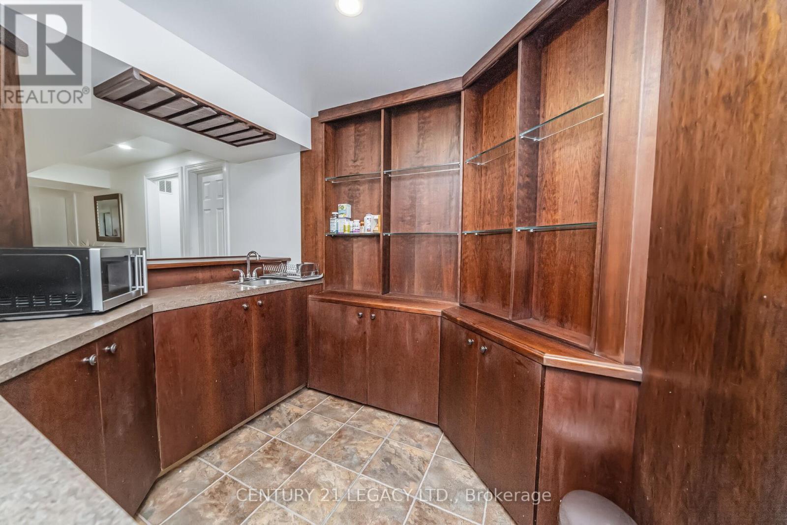 47 National Crescent, Brampton, Ontario  L7A 1J2 - Photo 39 - W12304239