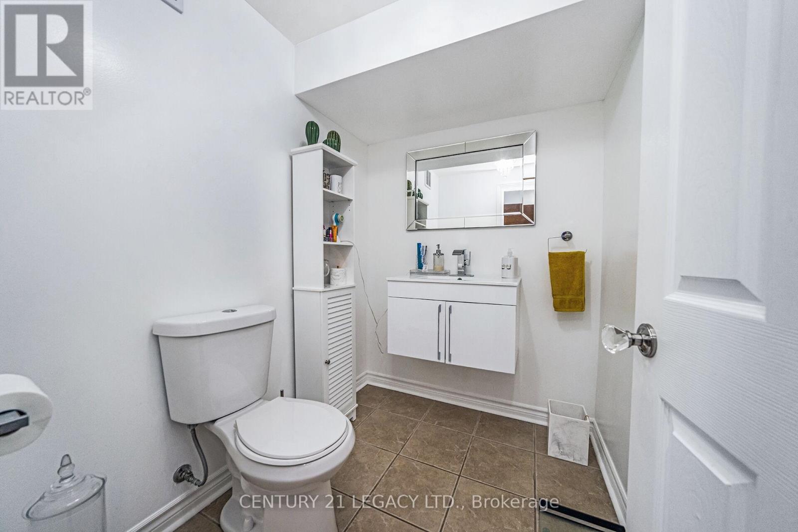 47 National Crescent, Brampton, Ontario  L7A 1J2 - Photo 40 - W12304239