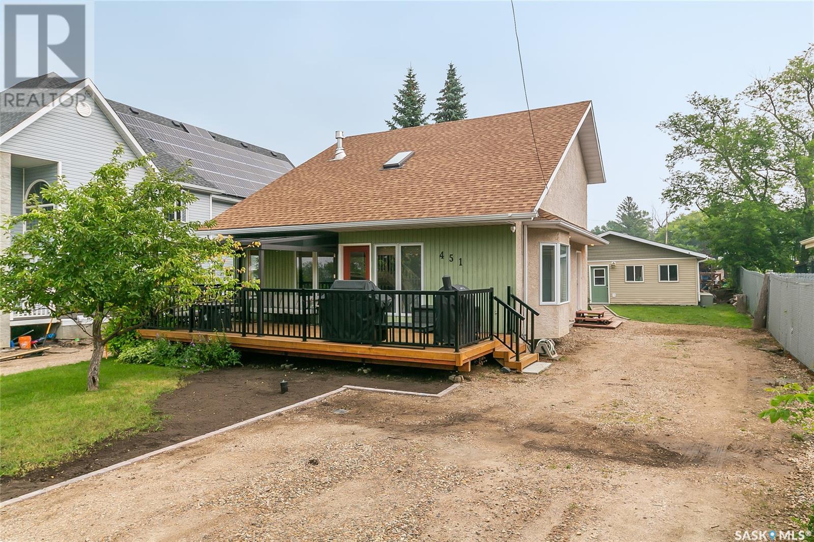 451 9th Street E, Regina Beach, Saskatchewan  S0G 4C0 - Photo 1 - SK013522