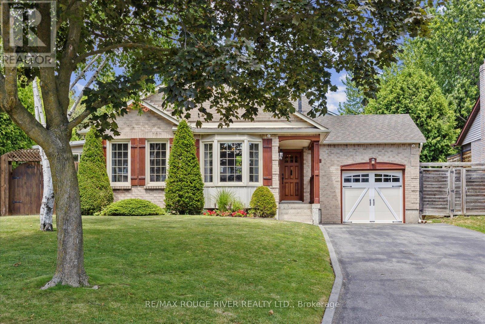 768 Lochness Crescent, Oshawa, Ontario  L1J 7R1 - Photo 2 - E12306973