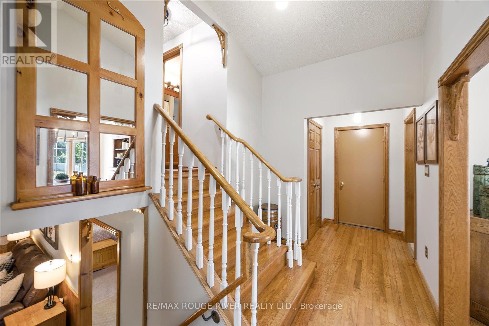 768 Lochness Crescent, Oshawa, Ontario  L1J 7R1 - Photo 5 - E12306973