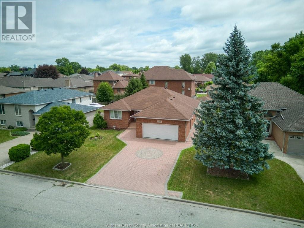 Property at 1784 St. Clair image 3
