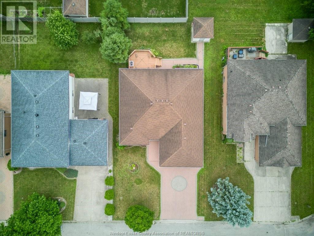 Property at 1784 St. Clair image 4
