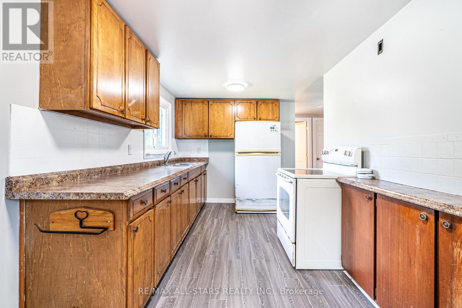 122 Cameron Drive, Kawartha Lakes, Ontario  K0M 1G0 - Photo 10 - X12306919