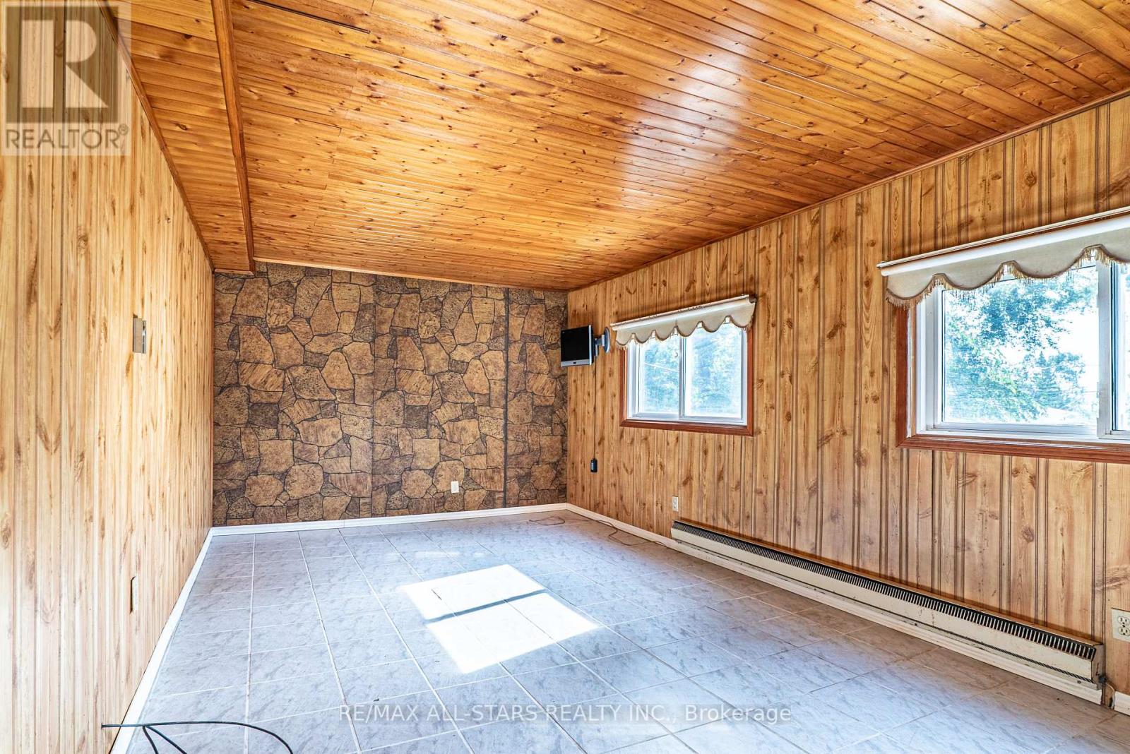 122 Cameron Drive, Kawartha Lakes, Ontario  K0M 1G0 - Photo 14 - X12306919