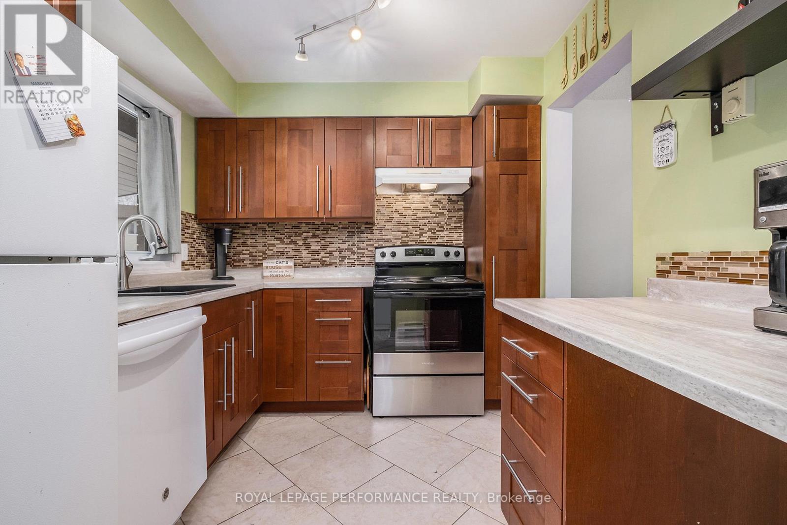 Property at 20 LOVELL LANE image 2