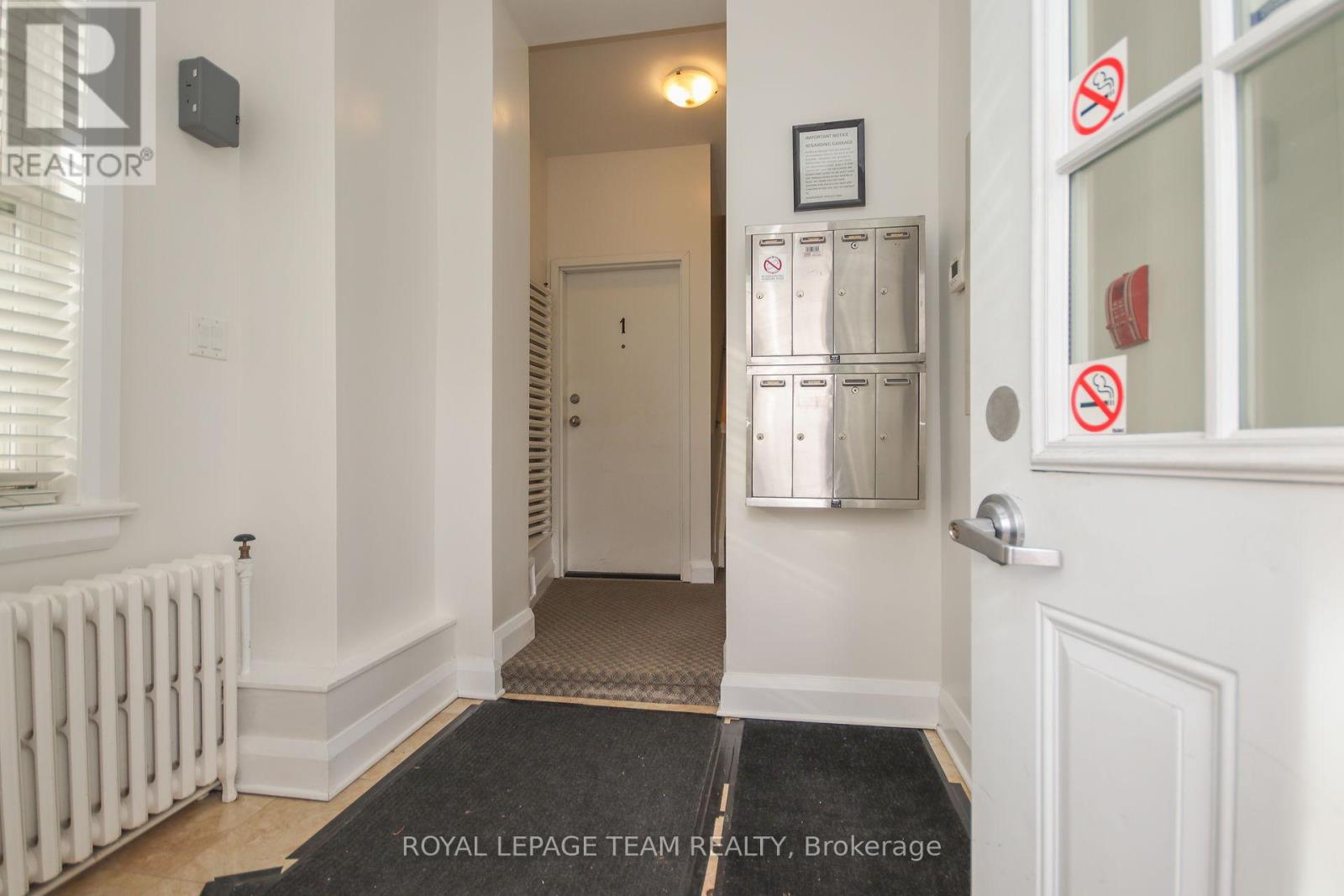 159 Frank Street, Ottawa, Ontario  K2P 0X4 - Photo 3 - X12306932