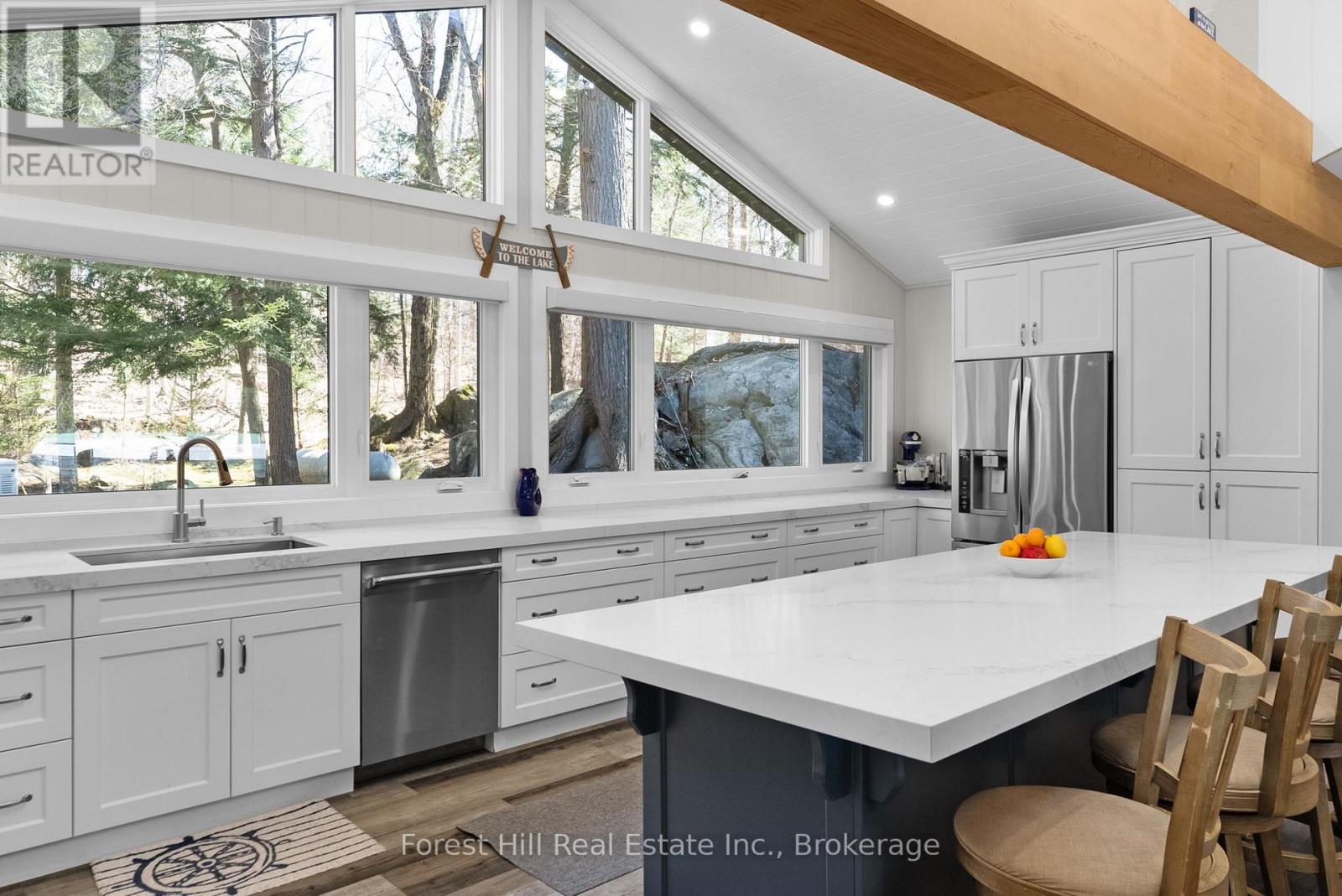 1050 Fair-Lee Park Road, Muskoka Lakes, Ontario  P0B 1G0 - Photo 11 - X12247370