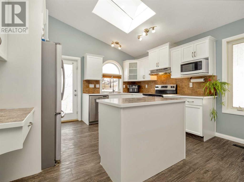 Property at 267 Squamish Court W image 5