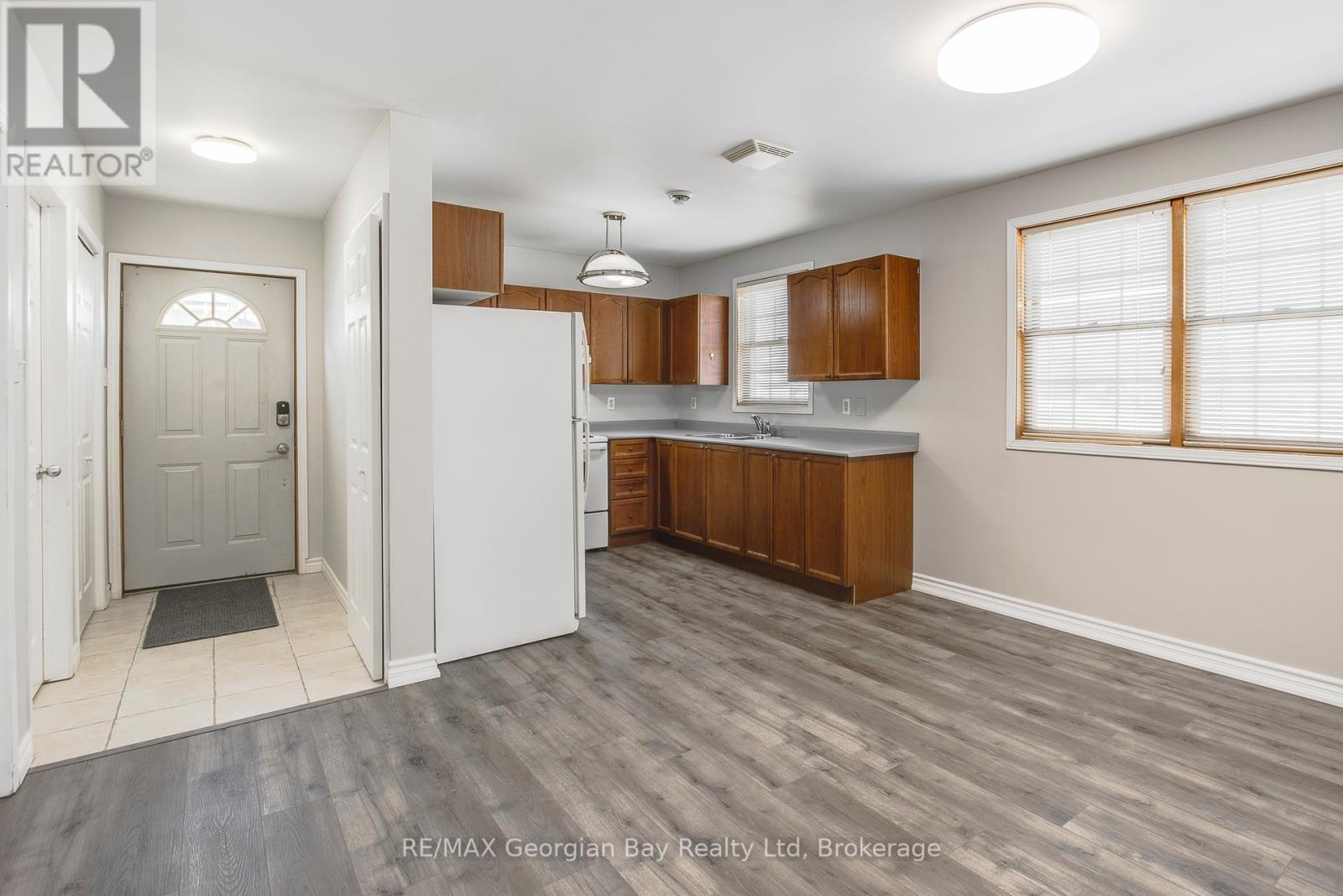 42 Fourth Street, Midland, Ontario  L4R 3S8 - Photo 6 - S12306890