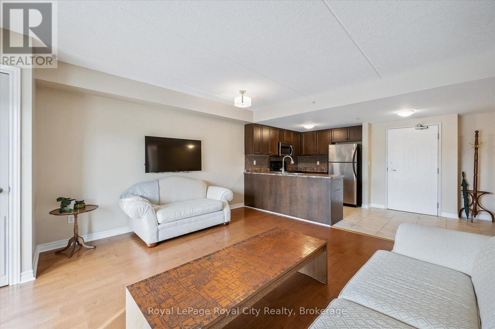 212 - 37 Goodwin Drive, Guelph, Ontario  N1L 0E6 - Photo 6 - X12306946