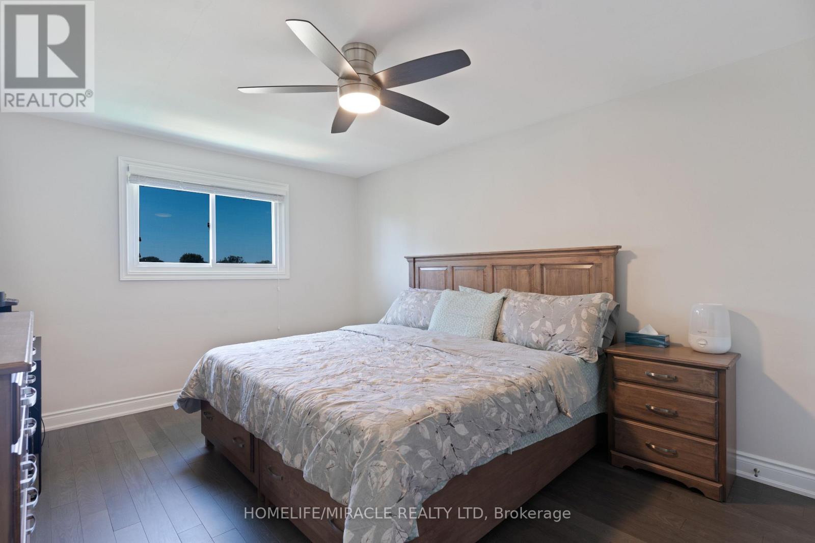 7568 Middleshire Drive, Mississauga, Ontario  L4T 3S2 - Photo 15 - W12306793