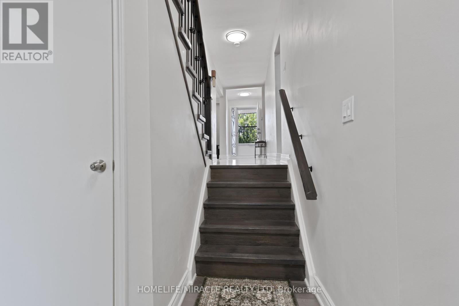 7568 Middleshire Drive, Mississauga, Ontario  L4T 3S2 - Photo 22 - W12306793