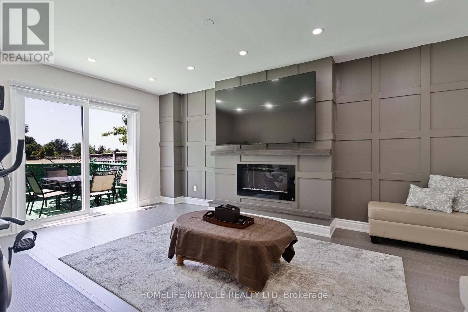 7568 Middleshire Drive, Mississauga, Ontario  L4T 3S2 - Photo 23 - W12306793
