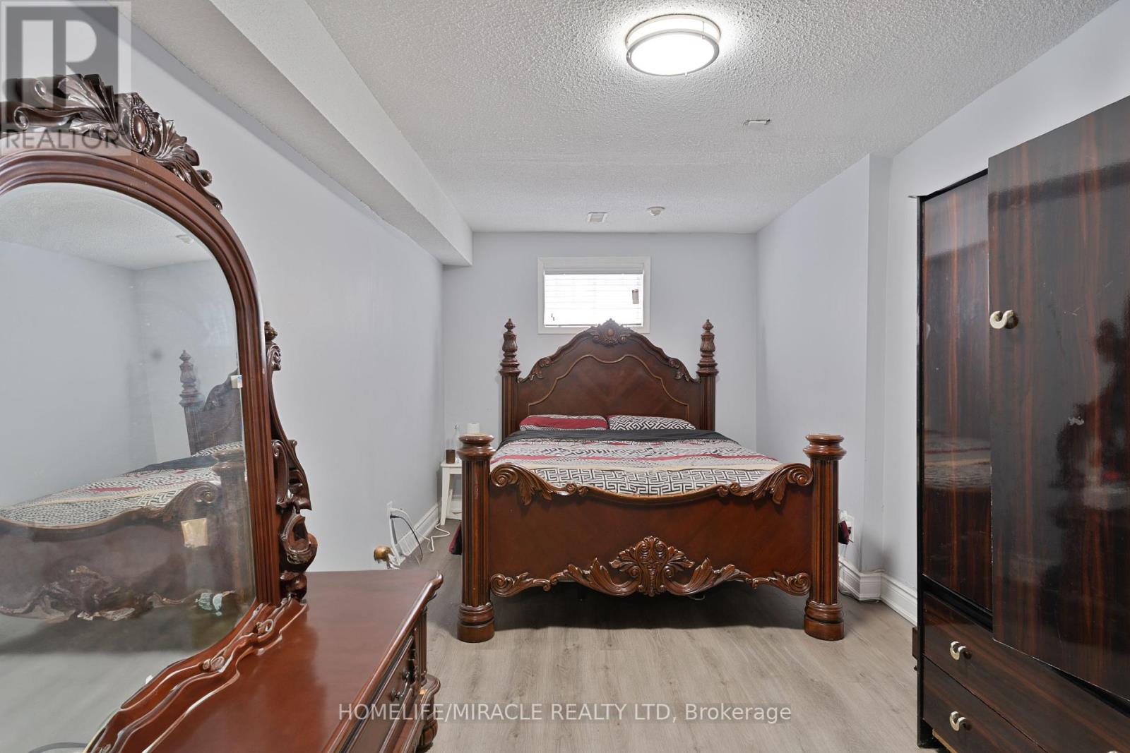 7568 Middleshire Drive, Mississauga, Ontario  L4T 3S2 - Photo 33 - W12306793