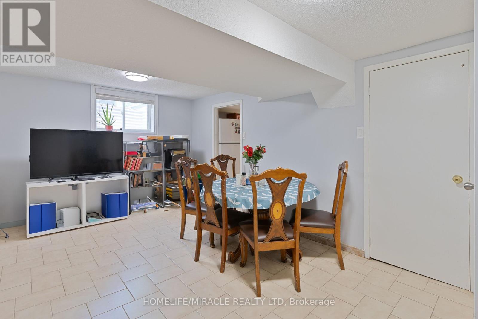 7568 Middleshire Drive, Mississauga, Ontario  L4T 3S2 - Photo 34 - W12306793
