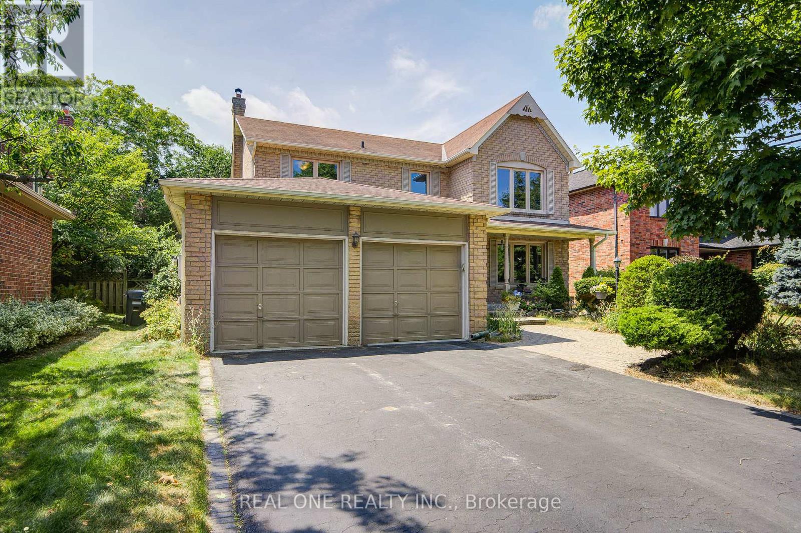520 BLENHEIM CRESCENT, Oakville, Ontario