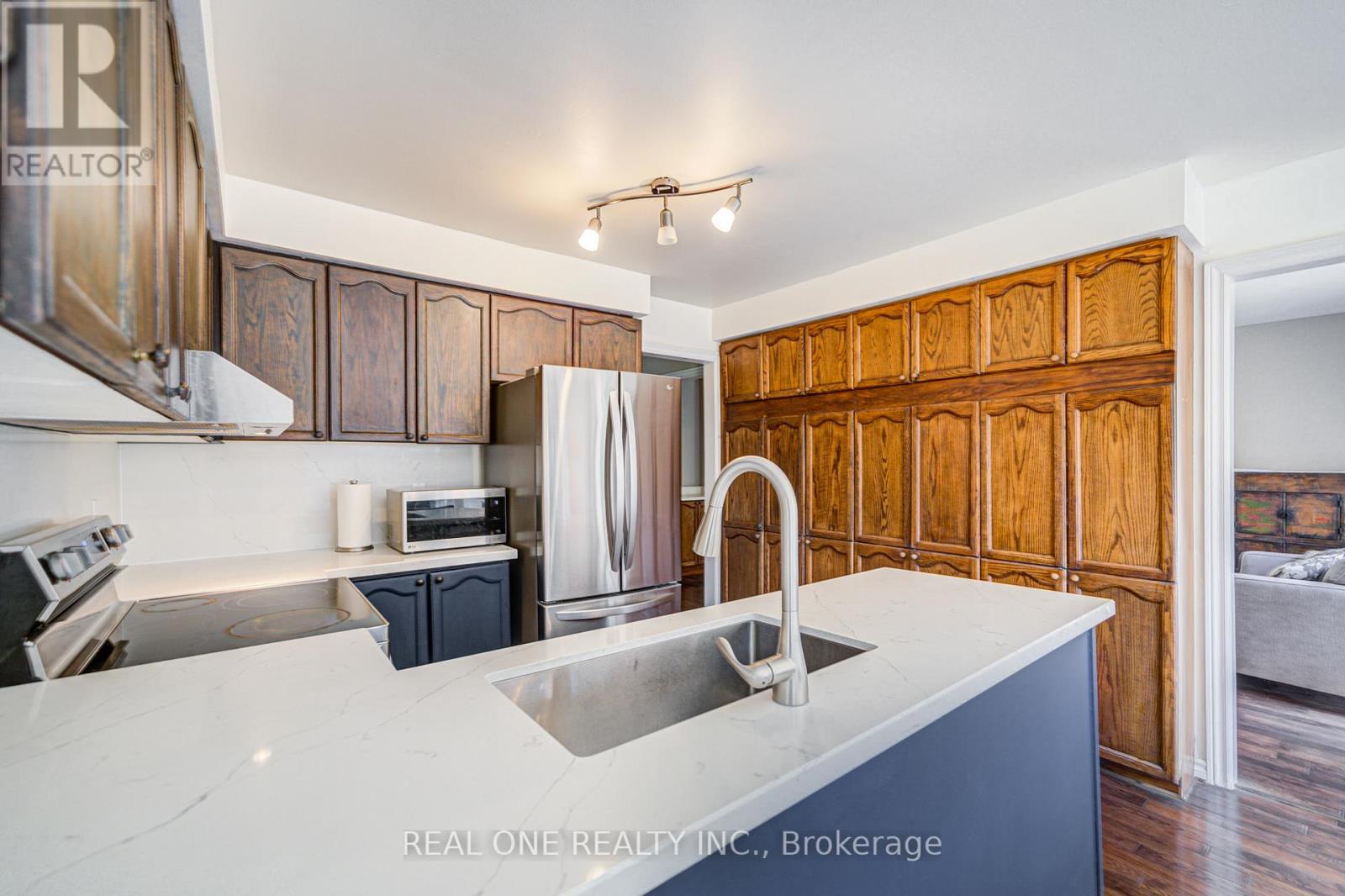 520 Blenheim Crescent, Oakville, Ontario  L6J 6P3 - Photo 19 - W12306810