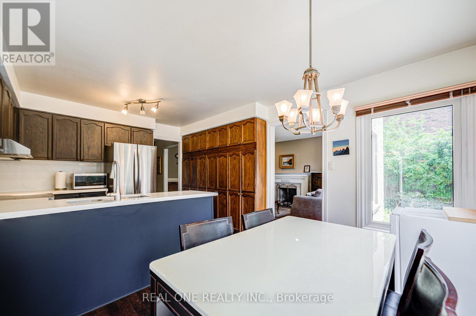 520 Blenheim Crescent, Oakville, Ontario  L6J 6P3 - Photo 22 - W12306810