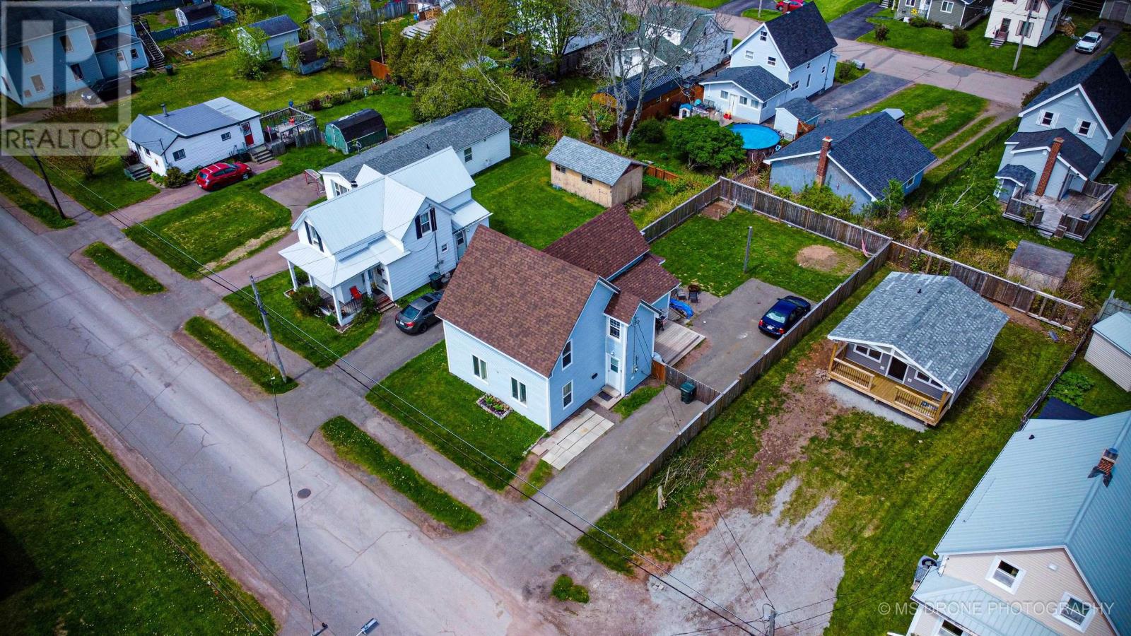 5 Cornwall Street, Amherst, Nova Scotia  B4H 1H3 - Photo 3 - 202514016