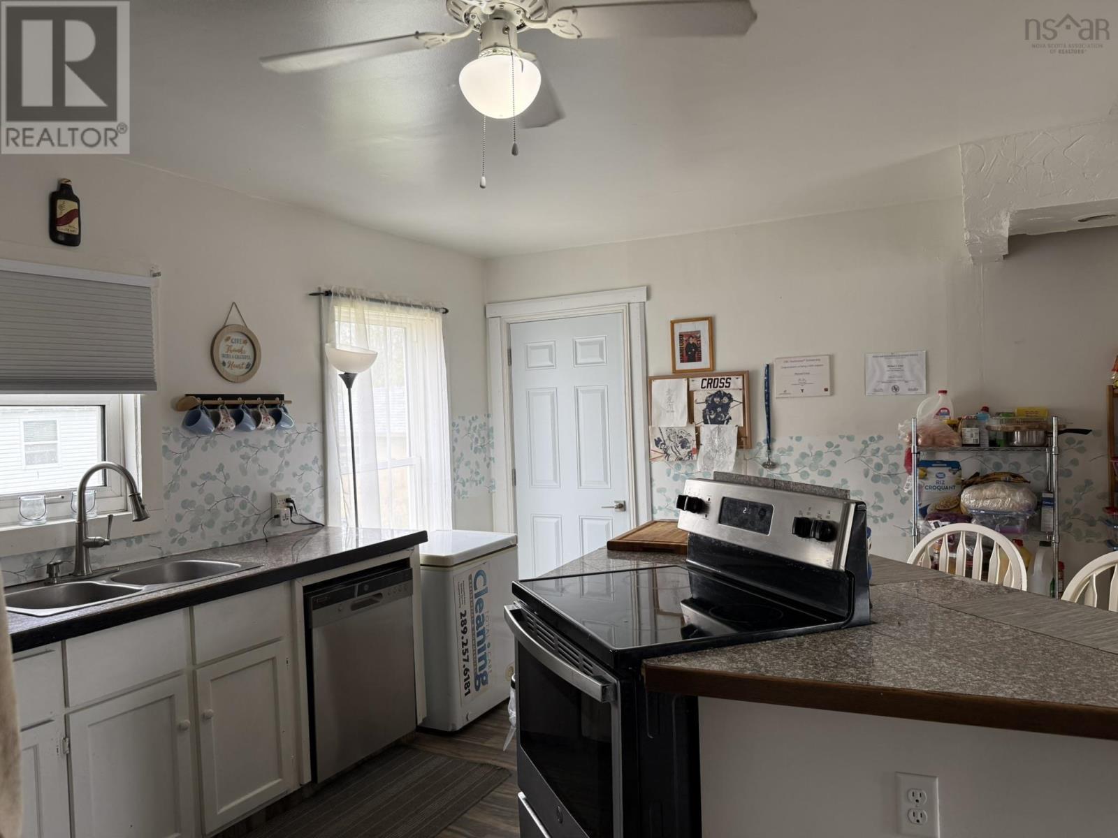 5 Cornwall Street, Amherst, Nova Scotia  B4H 1H3 - Photo 27 - 202514016