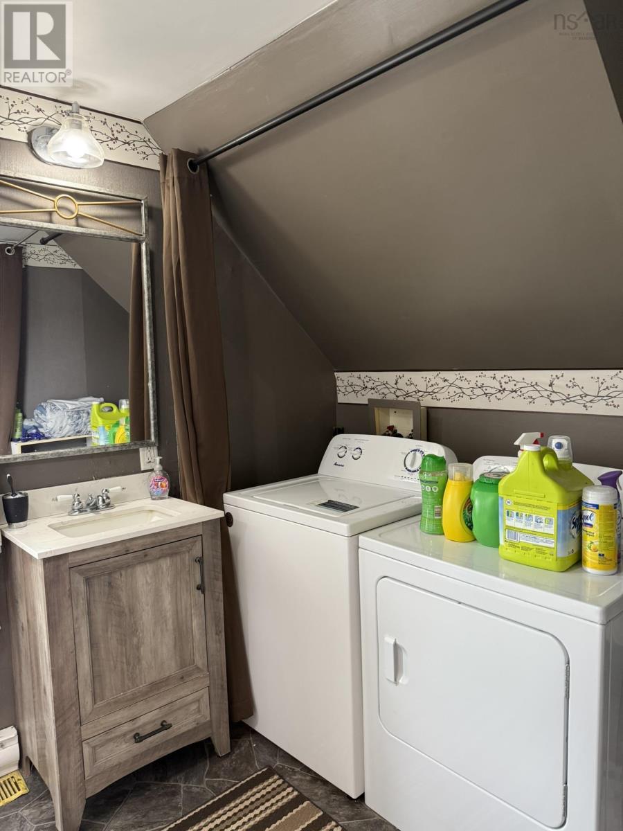 5 Cornwall Street, Amherst, Nova Scotia  B4H 1H3 - Photo 49 - 202514016