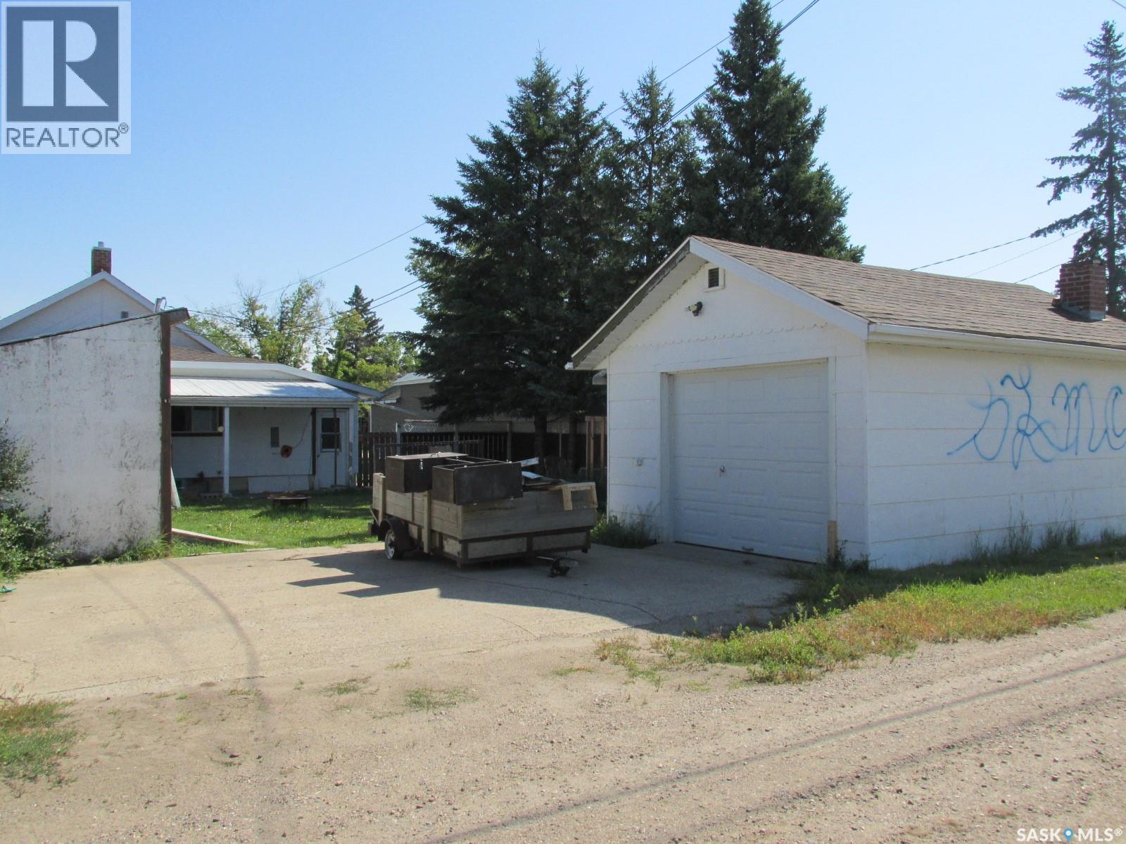 304 1st Street W, Nipawin, Saskatchewan  S0E 1E0 - Photo 3 - SK013763