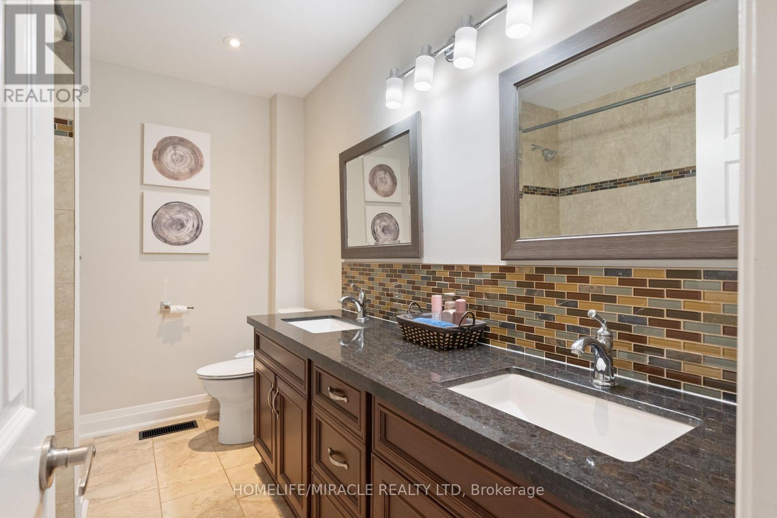 136 Mohawk Road, Hamilton, Ontario  L9G 2W9 - Photo 16 - X12260295
