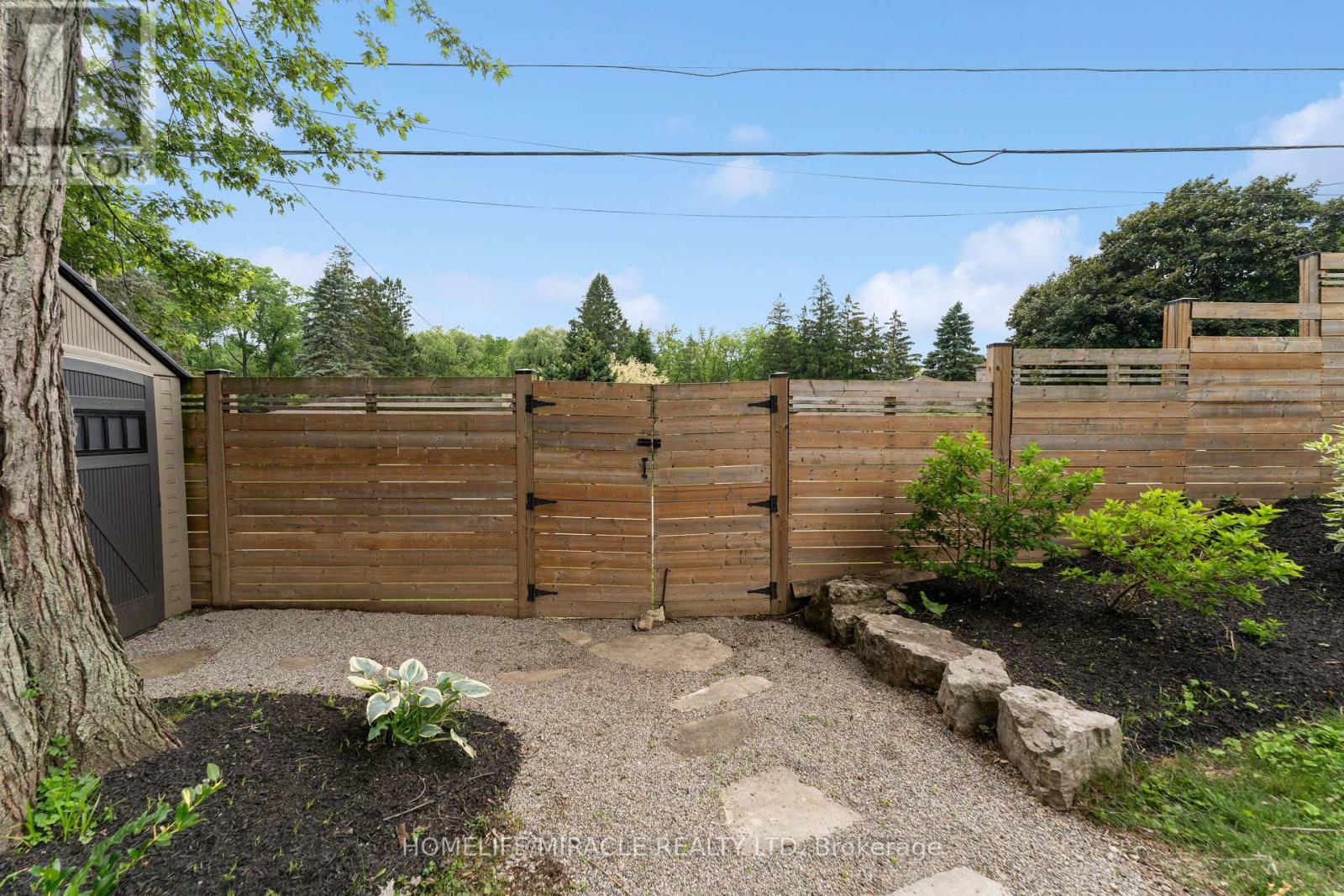 136 Mohawk Road, Hamilton, Ontario  L9G 2W9 - Photo 39 - X12260295